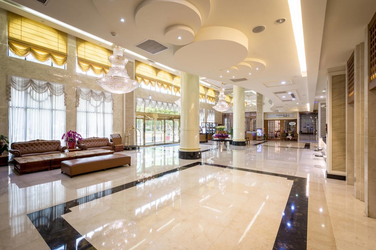 Royal Chiayi Hotel Exterior foto