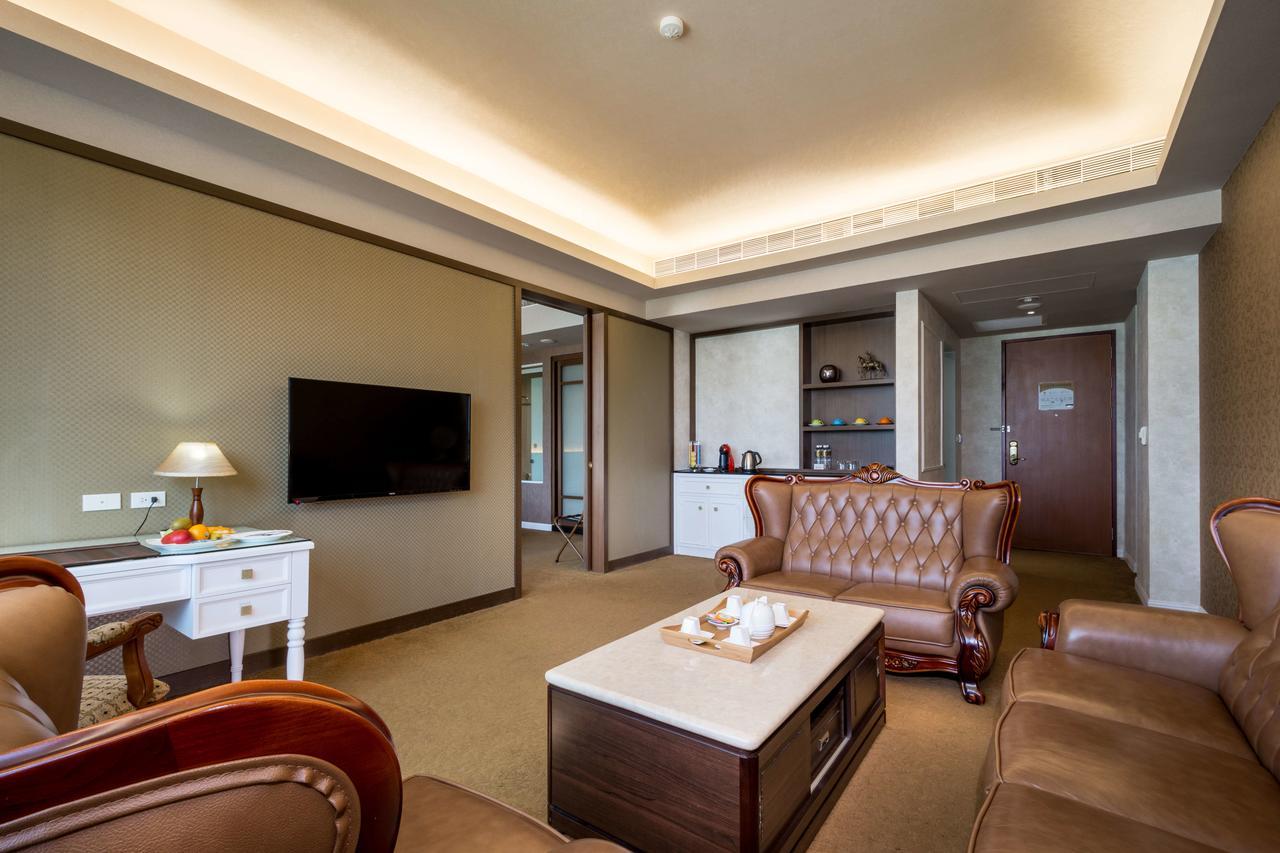 Royal Chiayi Hotel Exterior foto