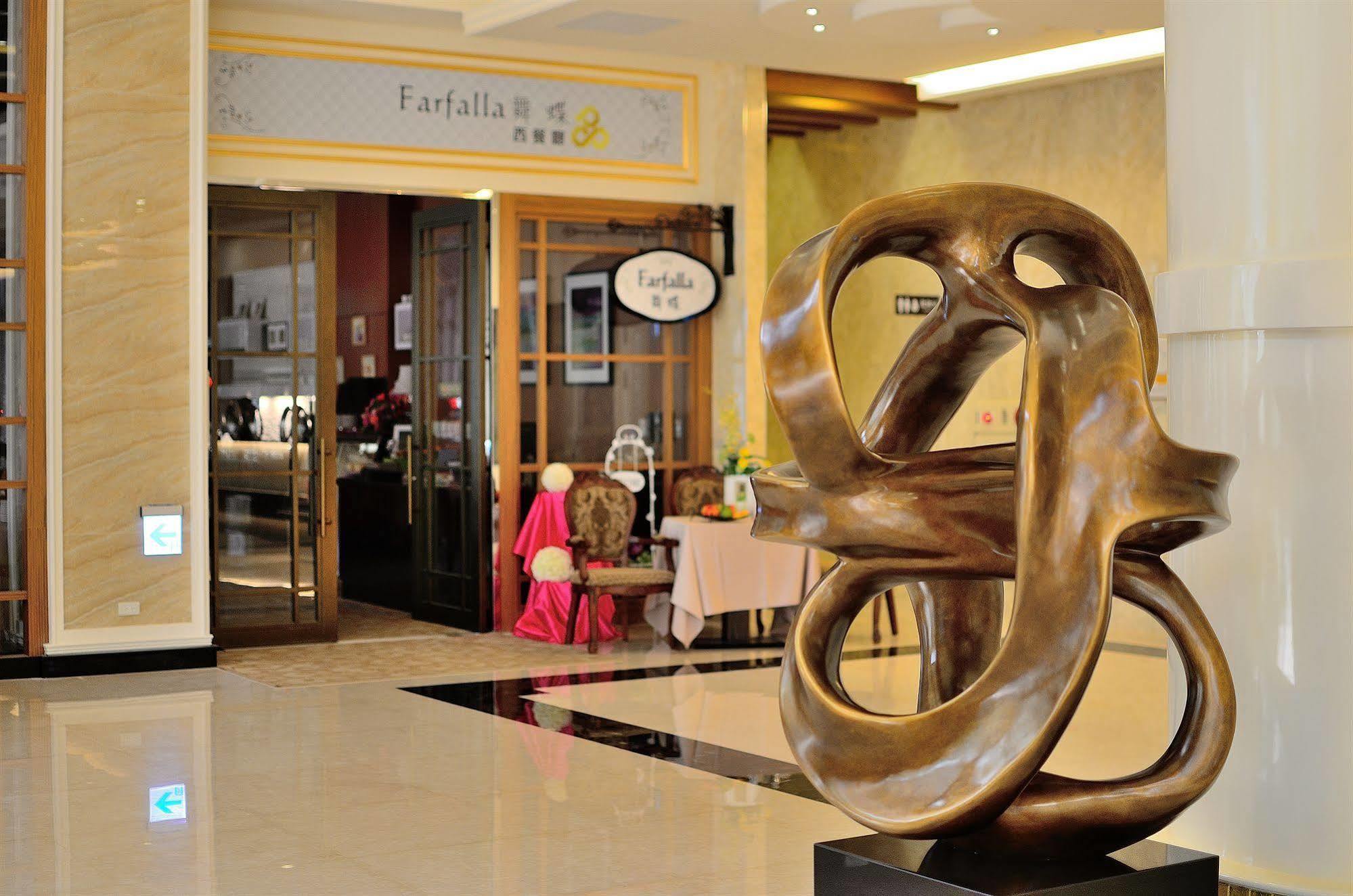 Royal Chiayi Hotel Exterior foto