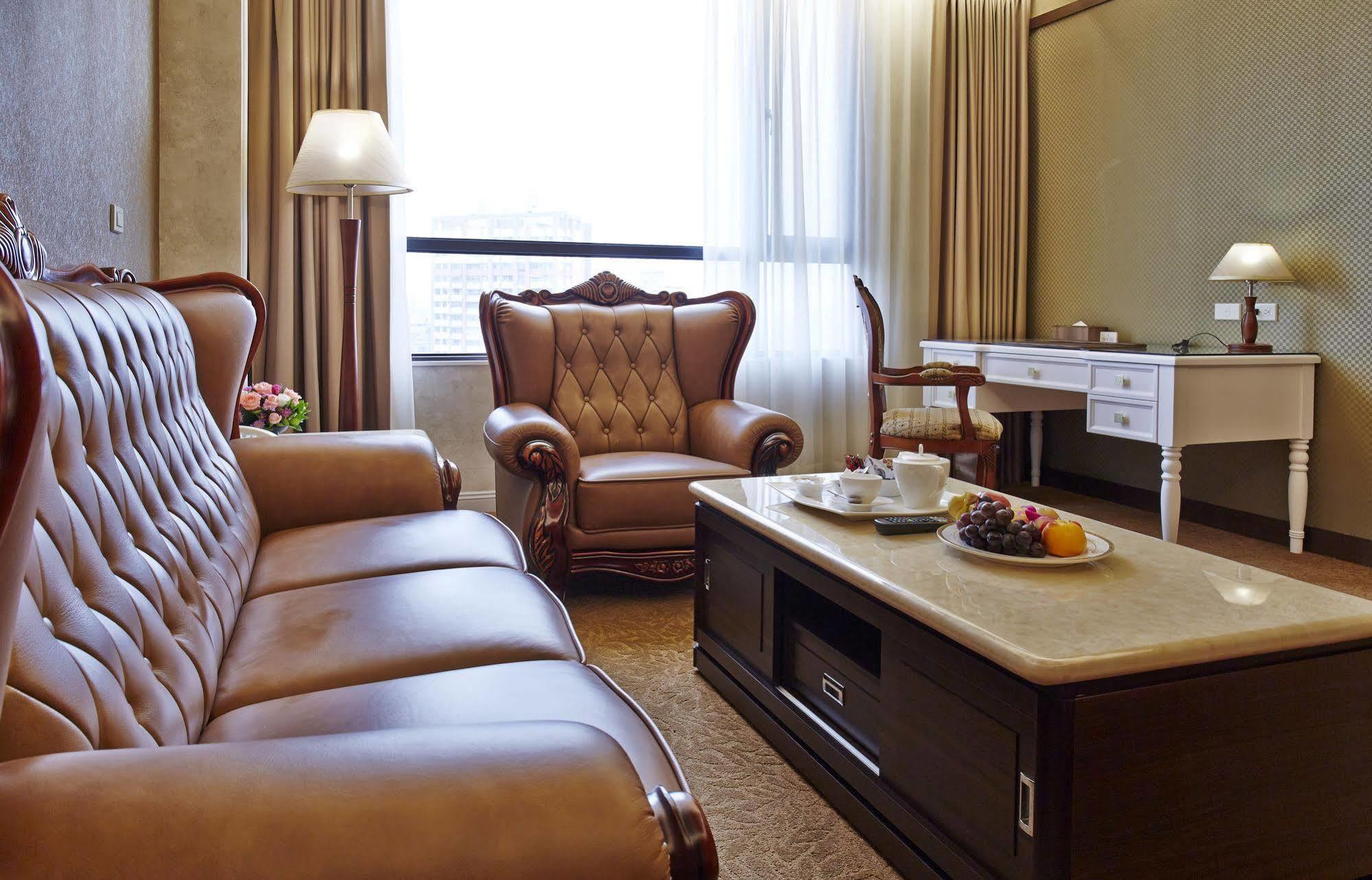 Royal Chiayi Hotel Exterior foto